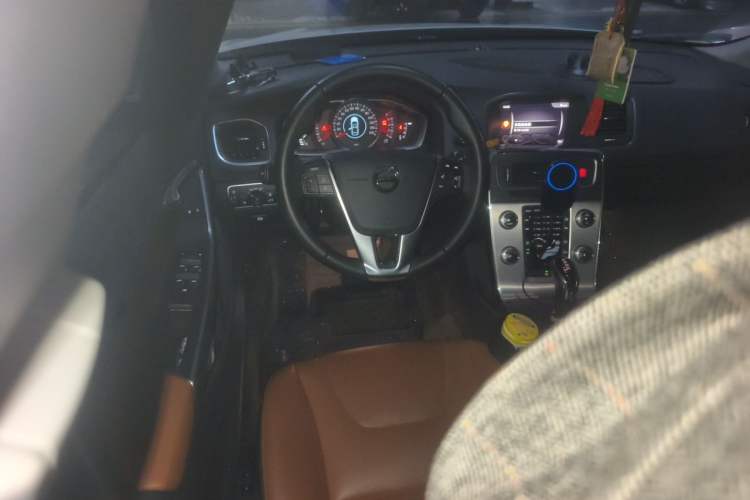 Used Volvo S60 2019 S60L Facelift T5 Intelligent Advanced Edition Steering Wheel