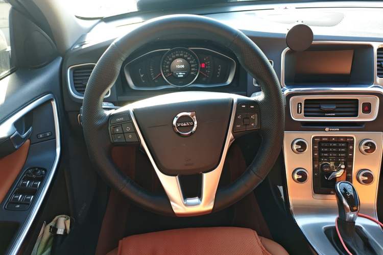 Used Volvo S60 2019 S60L Facelift T5 Intelligent Advanced Edition Steering Wheel
