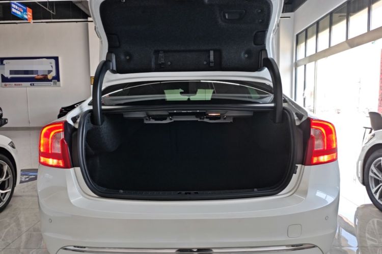 Used Volvo S60 2019 S60L T3 Intelligent Upgrade Edition Trunk