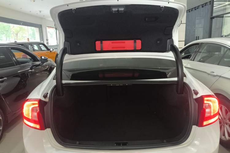 Used Volvo S60 2019 S60L T3 Intelligent Upgrade Edition Trunk