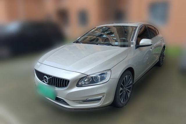 Ojetý Volvo S60 2019 S60L T5 Smart Range Edition