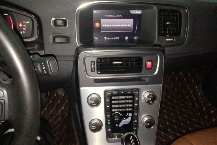 Used Volvo S60 2019 S60L Facelift T5 Smart Luxury Elite Edition Audio And AC Panel