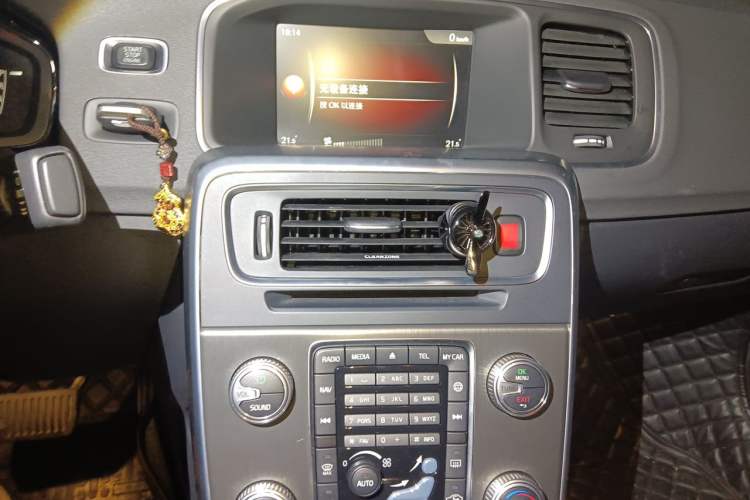 Used Volvo S60 2019 S60L Facelift T5 Smart Luxury Elite Edition Audio And AC Panel