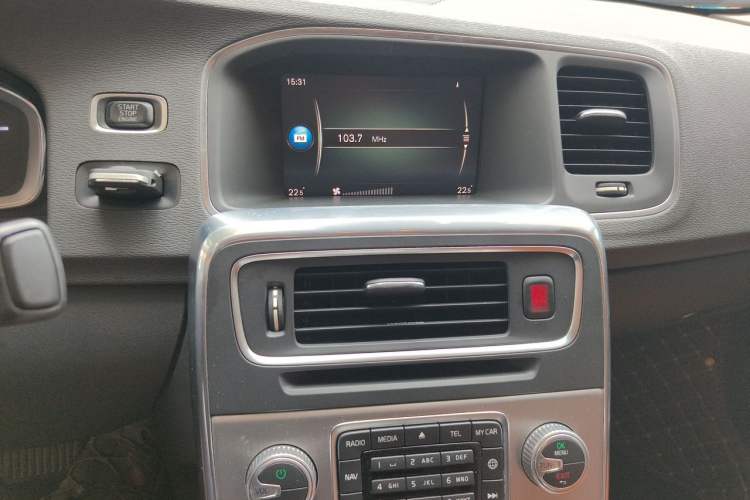 Used Volvo S60 2019 S60L T5 Smart Range Edition Audio And AC Panel