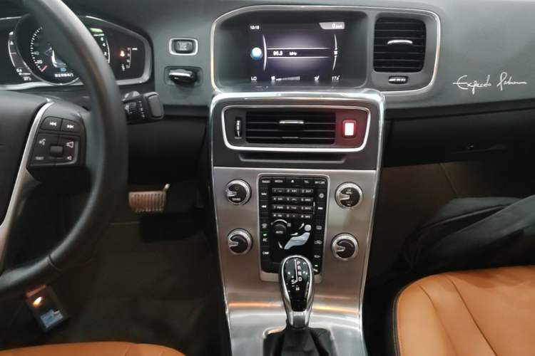Used Volvo S60 2019 S60L Facelift T5 Intelligent Advanced Edition Audio And AC Panel