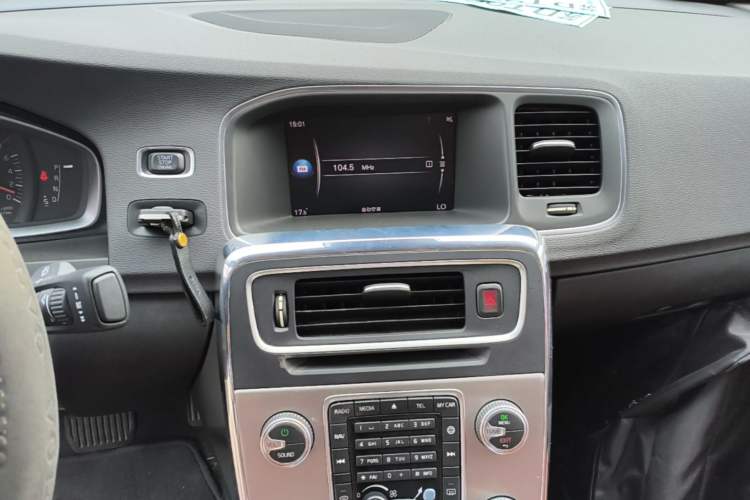 Used Volvo S60 2019 S60L Facelift T5 Intelligent Advanced Edition Audio And AC Panel