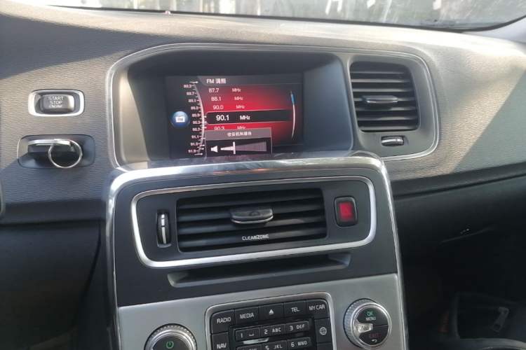 Used Volvo S60 2019 S60L Facelift T5 Smart Luxury Elite Edition Audio And AC Panel