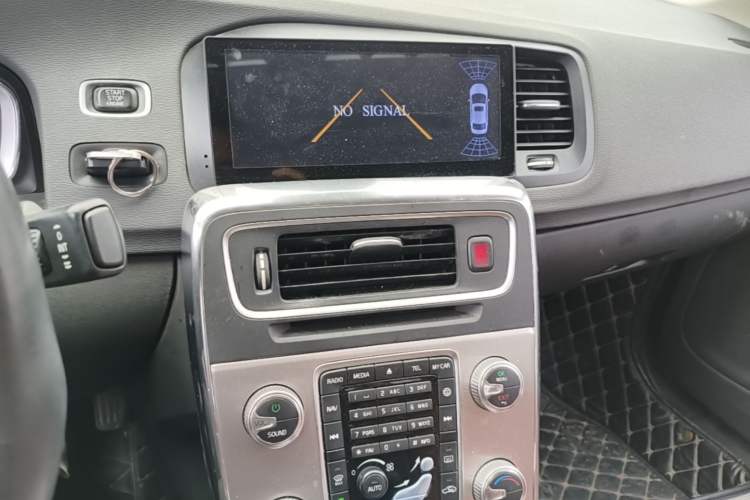 Used Volvo S60 2019 S60L T5 Smart Range Edition Audio And AC Panel