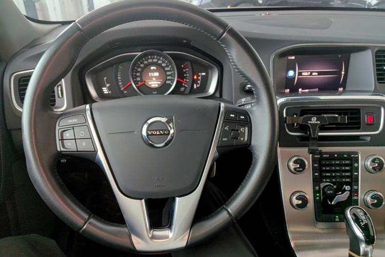 Used Volvo S60 2019 S60L Facelift T5 Intelligent Advanced Edition Center Console