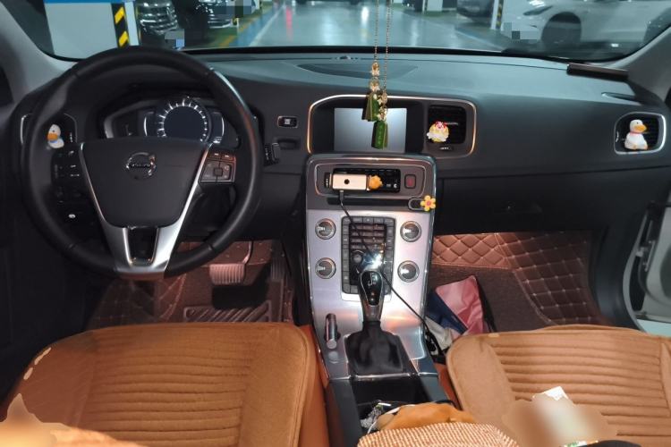 Used Volvo S60 2019 S60L Facelift T5 Smart Luxury Elite Edition Center Console