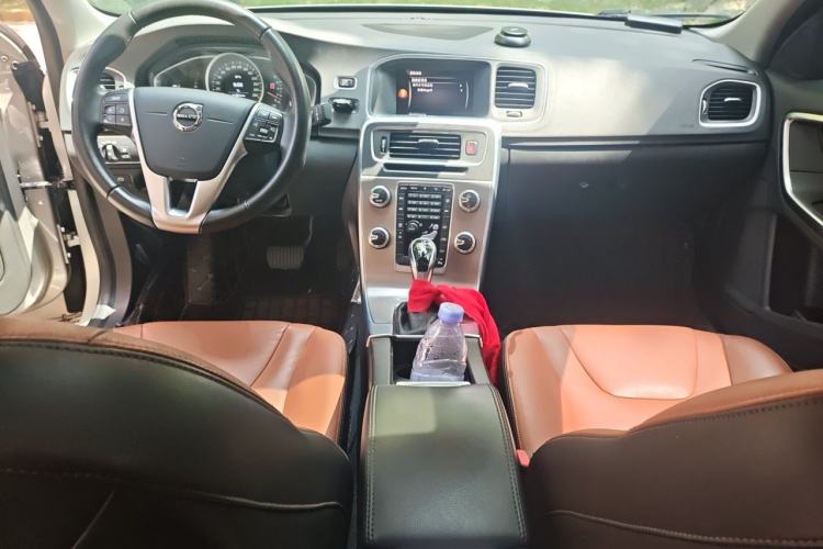 Used Volvo S60 2019 S60L T3 Intelligent Upgrade Edition Center Console
