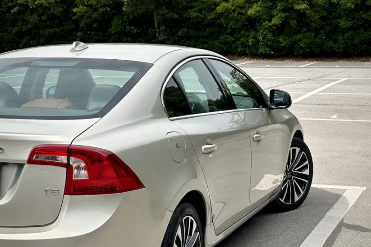 Used Volvo S60 2019 S60L Facelift T5 Intelligent Advanced Edition Exterior 1