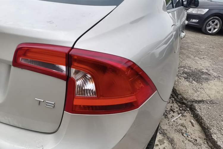 Used Volvo S60 2019 S60L T5 Smart Range Edition Exterior 3