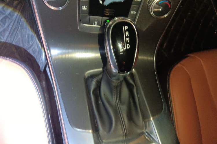 Used Volvo S60 2019 S60L Facelift T5 Smart Luxury Elite Edition Gear Lever