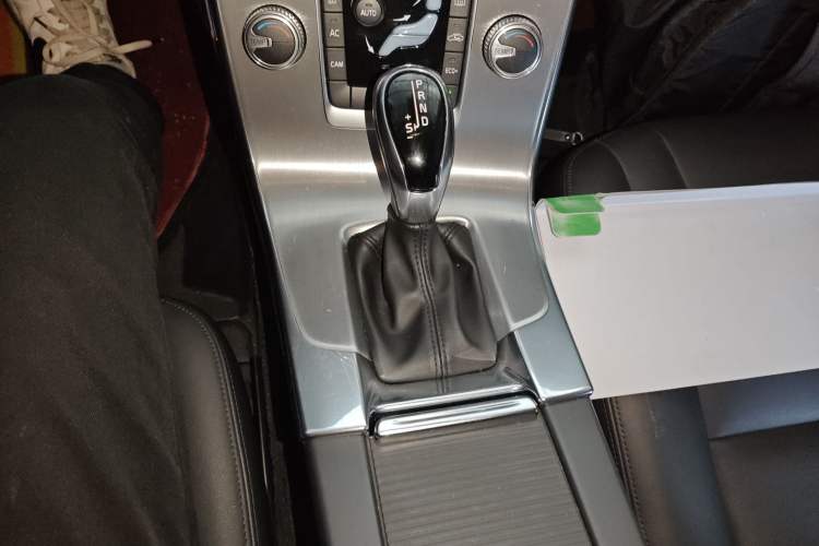 Used Volvo S60 2019 S60L T5 Smart Range Edition Gear Lever