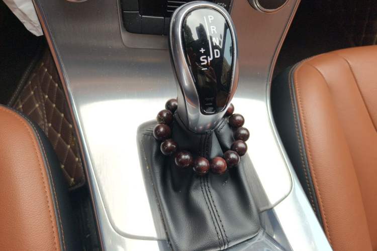 Used Volvo S60 2019 S60L T5 Smart Range Edition Gear Lever