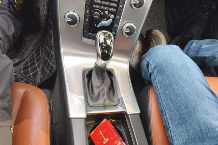 Used Volvo S60 2019 S60L T3 Intelligent Upgrade Edition Gear Lever