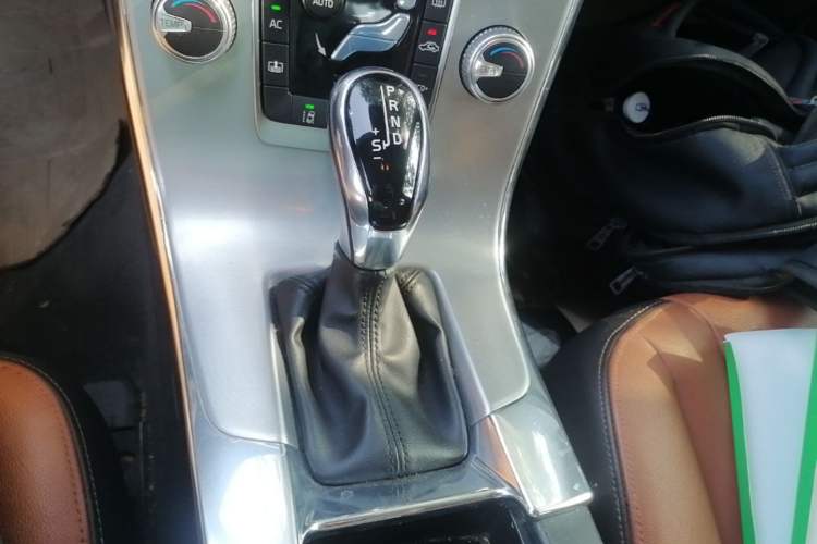 Used Volvo S60 2019 S60L Facelift T5 Smart Luxury Elite Edition Gear Lever