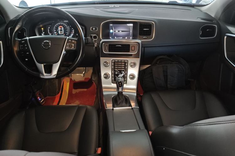 Used Volvo S60 2019 S60L T5 Smart Range Edition Interior 2