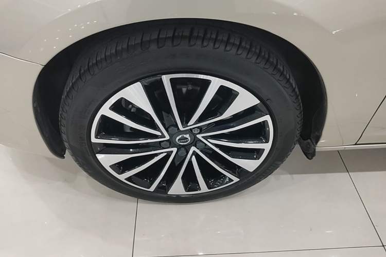 Used Volvo S60 2019 S60L Facelift T5 Intelligent Advanced Edition Left Front Wheel Hub
