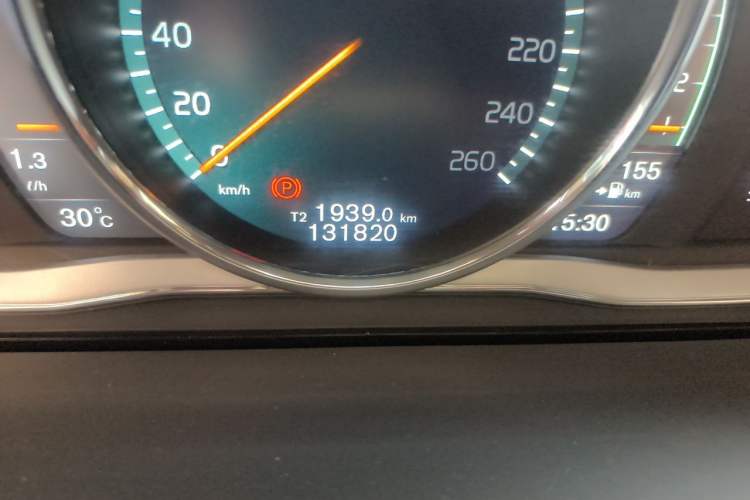 Used Volvo S60 2019 S60L T5 Smart Range Edition Odometer Close Up