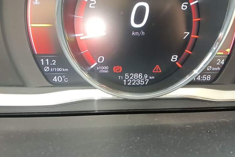 Used Volvo S60 2019 S60L T5 Smart Range Edition Odometer Close Up