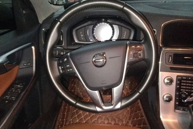 Used Volvo S60 2019 S60L Facelift T5 Smart Luxury Elite Edition Steering Wheel