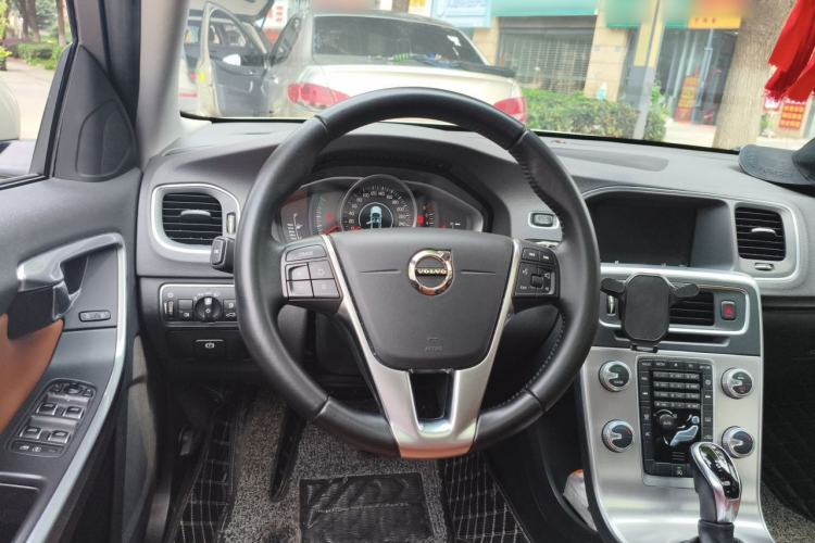 Used Volvo S60 2019 S60L T3 Intelligent Upgrade Edition Steering Wheel