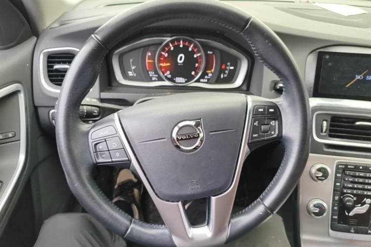 Used Volvo S60 2019 S60L T5 Smart Range Edition Steering Wheel