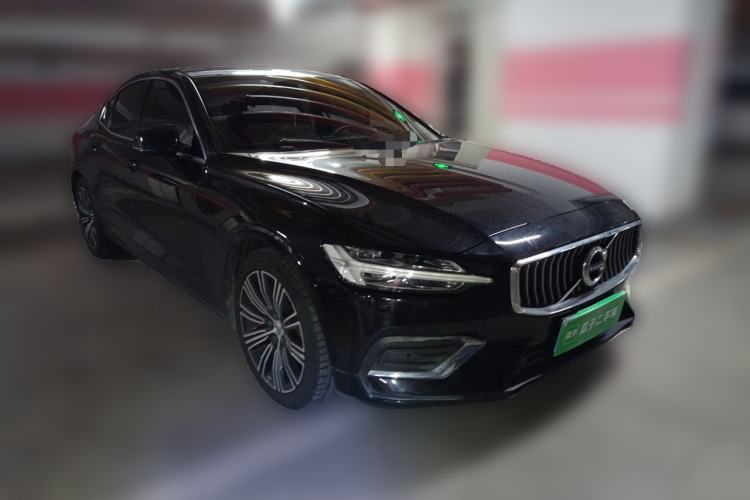 Used Volvo S60 2020 T4 Zhiyuan Luxury Edition Front Right 45 Deg