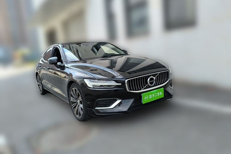 Used Volvo S60 2020 T4 Zhiyuan Luxury Edition Front Right 45 Deg