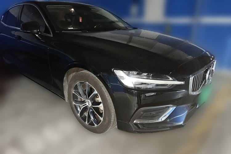 Used Volvo S60 2020 T4 Zhiyi Luxury Edition Front Right 45 Deg