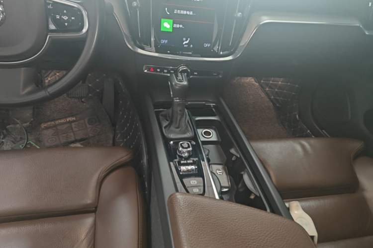 Used Volvo S60 2020 T4 Zhiyuan Sport Edition Gear Lever
