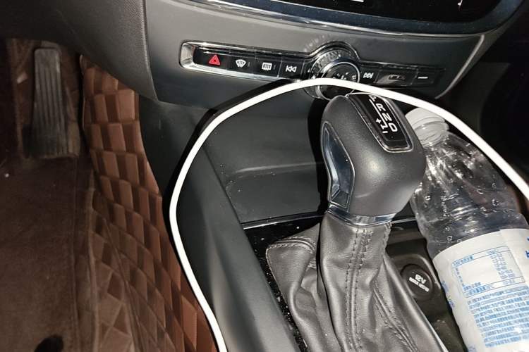 Used Volvo S60 2020 T4 Zhiyi Luxury Edition Gear Lever