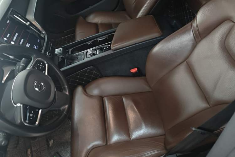 Used Volvo S60 2020 T4 Zhiyuan Sport Edition Left Front Seat