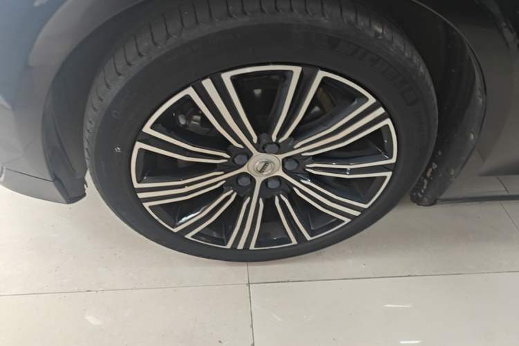 Used Volvo S60 2020 T4 Zhiyuan Sport Edition Left Front Wheel Hub