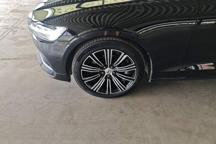 Used Volvo S60 2020 T4 Zhiyuan Luxury Edition Left Front Wheel Hub