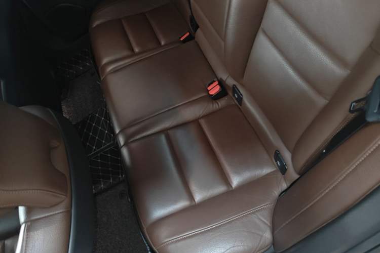 Used Volvo S60 2020 T4 Zhiyuan Sport Edition Left Rear Seat