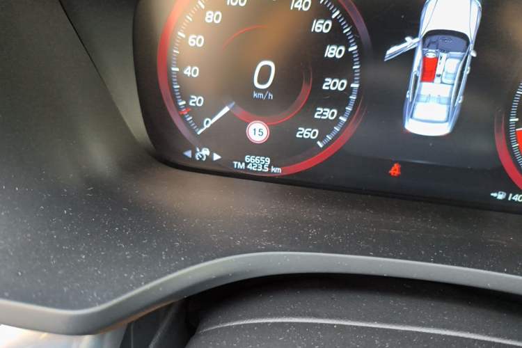 Used Volvo S60 2020 T4 Zhiyuan Luxury Edition Odometer Close Up