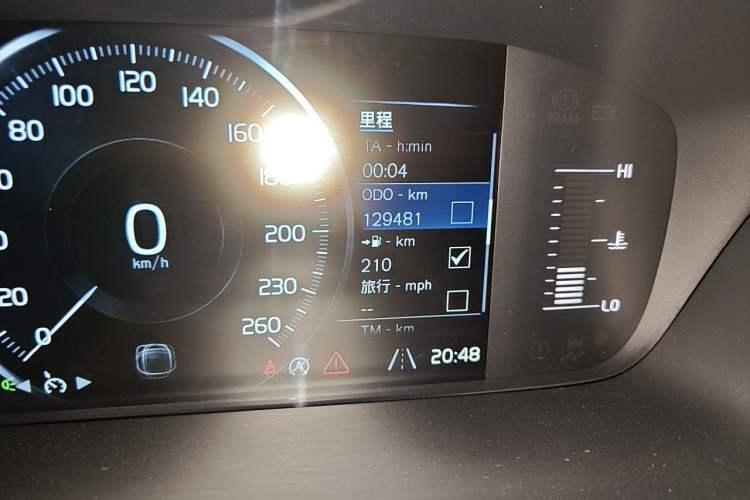 Used Volvo S60 2020 T4 Zhiyi Luxury Edition Odometer Close Up