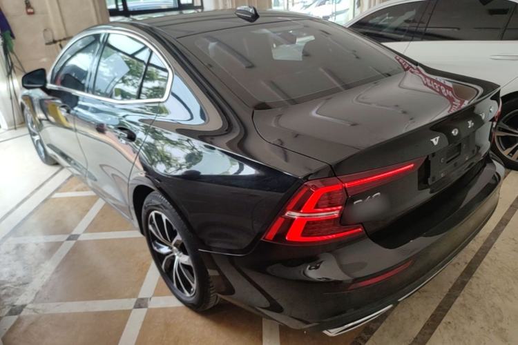 Used Volvo S60 2020 T4 Zhiyi Luxury Edition Rear Left 45 Deg