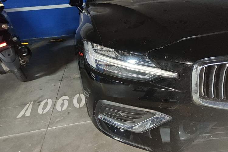 Used Volvo S60 2020 T4 Zhiyi Luxury Edition Right Front Headlight