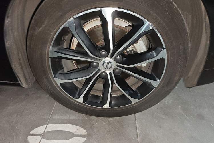 Used Volvo S60 2020 T4 Zhiyi Luxury Edition Right Front Wheel Hub
