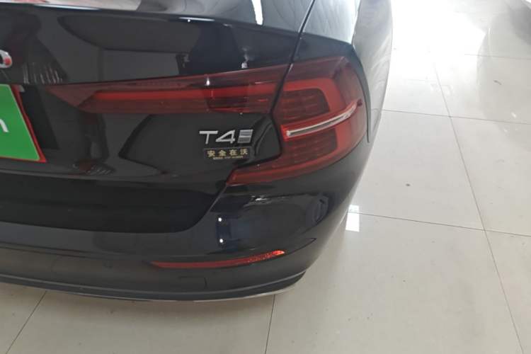 Used Volvo S60 2020 T4 Zhiyuan Sport Edition Right Rear Taillight