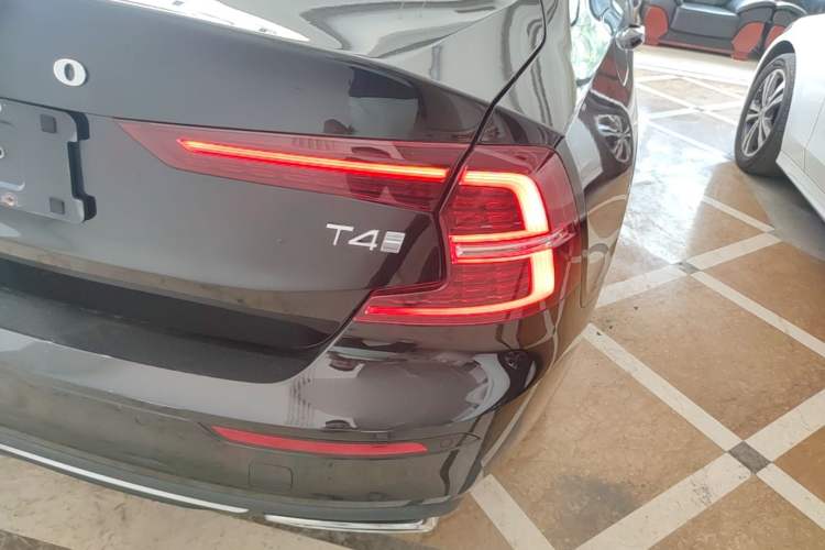 Used Volvo S60 2020 T4 Zhiyi Luxury Edition Right Rear Taillight