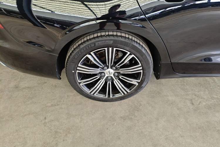 Used Volvo S60 2020 T4 Zhiyuan Luxury Edition Right Rear Wheel Hub