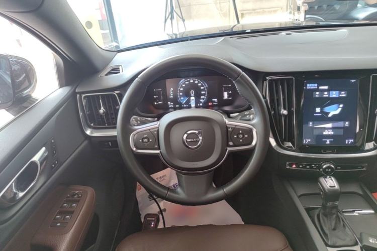 Used Volvo S60 2020 T4 Zhiyi Luxury Edition Steering Wheel