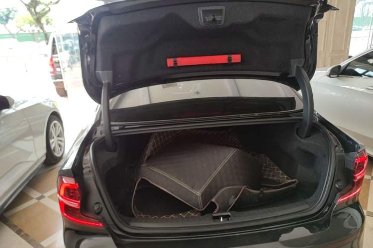 Used Volvo S60 2020 T4 Zhiyi Luxury Edition Trunk