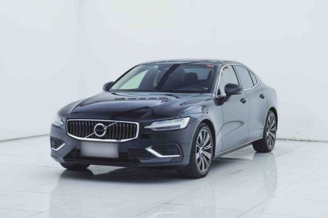 Volvo S60 2020 T4 Zhiyuan Luxury Edition usata