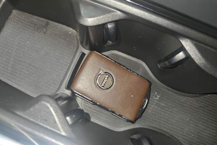 Used Volvo S60 2020 T4 Zhiyuan Sport Edition Vehicle Key
